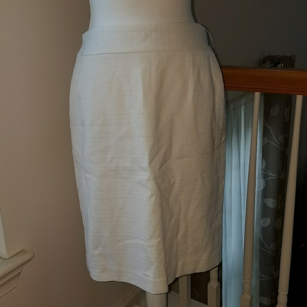 🍍Banana Republic White Skirt Size 8